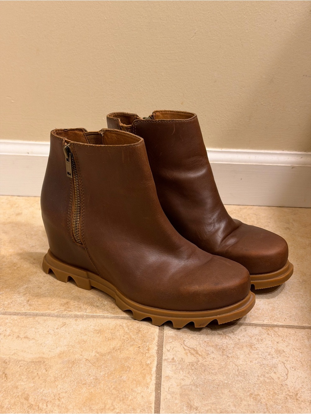 Sorel Joan of arctic zip wedge boots
